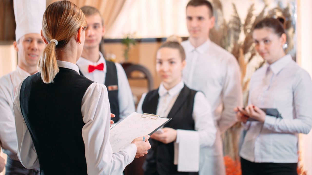 6 Lý do Nhân viên khách sạn nghỉ việc